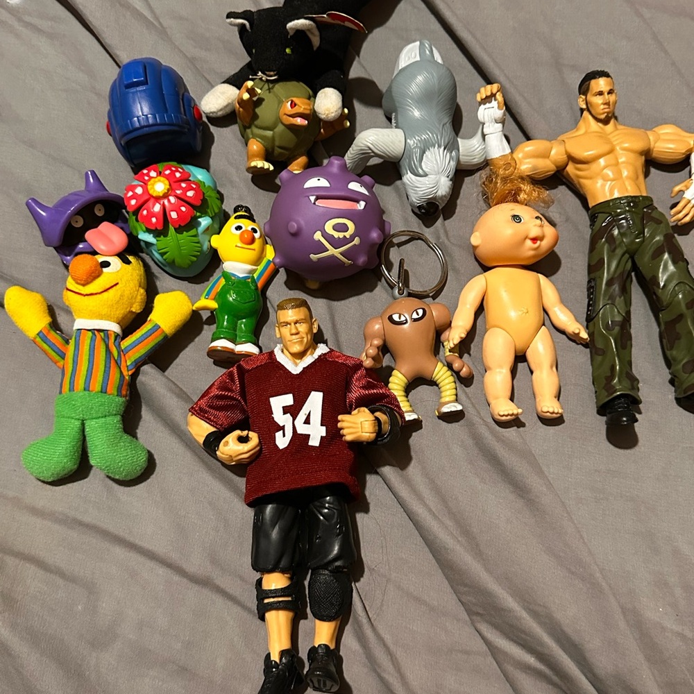 Toy  assorted - Picture 2 of 3